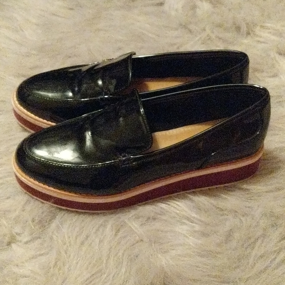 ⭐ 5 for $25 / Shiny black platform slip on shoes